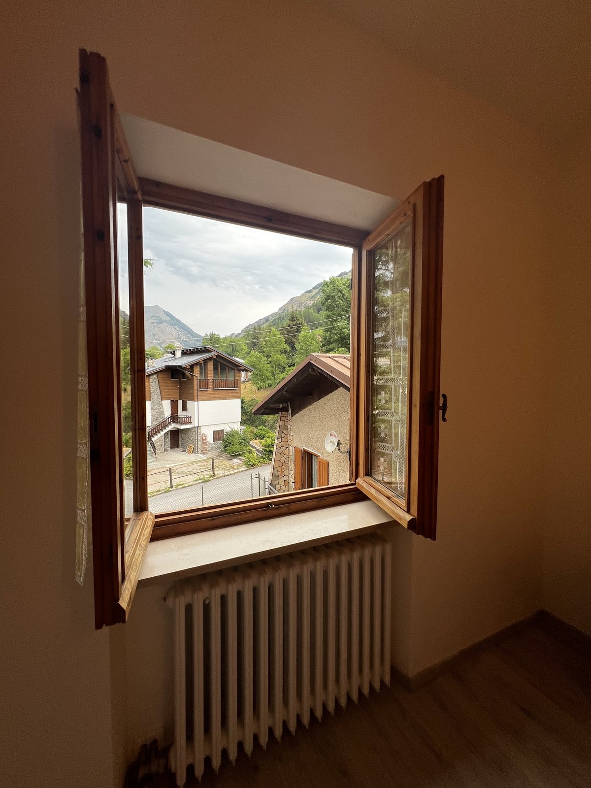 Vista monti dalla finestra