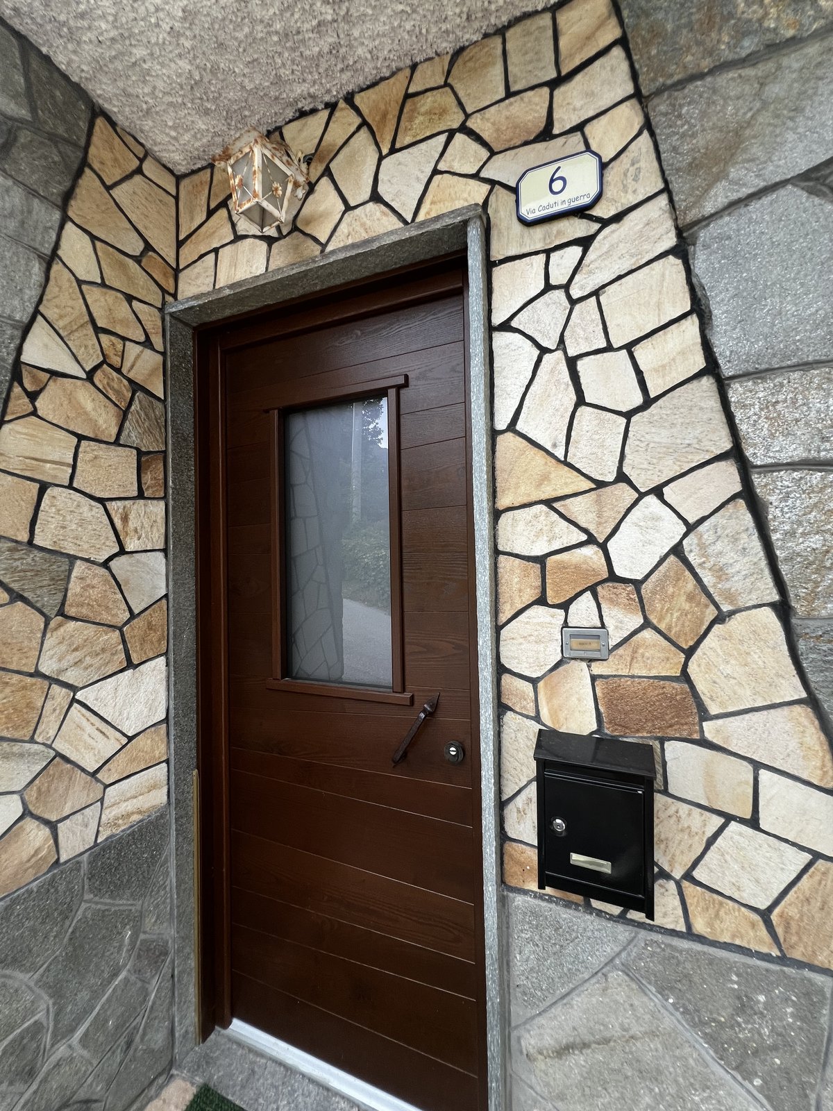 Ingresso in pietra