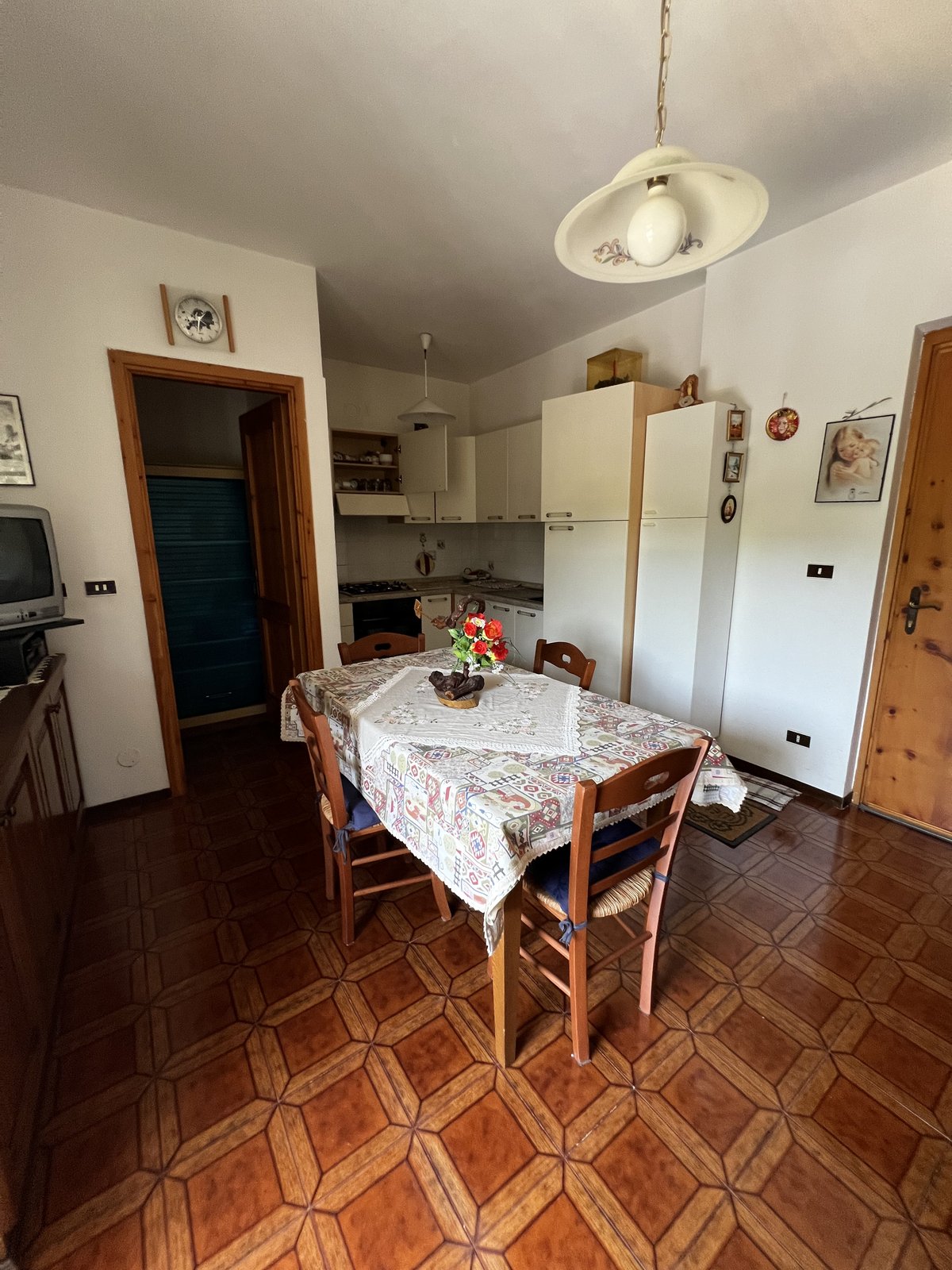 Sala pranzo con cucina