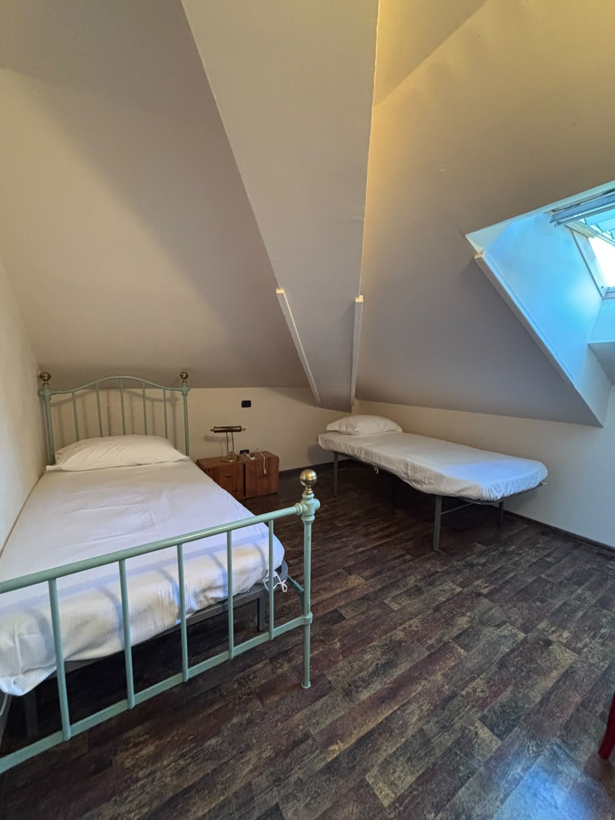 Camera con velux e vista sui monti